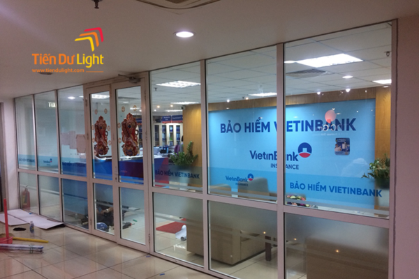 Decal dán kính tạo không gian làm việc chuyên nghiệp