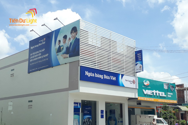 Biển vẫy ngân hàng