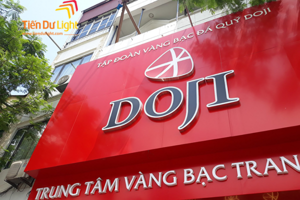 Biển mặt tiền Doji