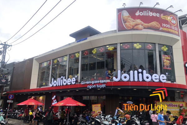 Thương hiệu Jollibee kết hợp đa dạng các hình thức quảng cáo