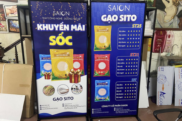 Mẫu standee chân đứng 2 mặt