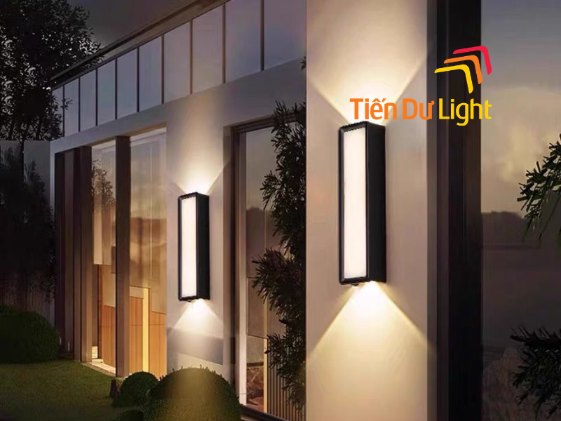 Đèn gắn tường ngoài trời