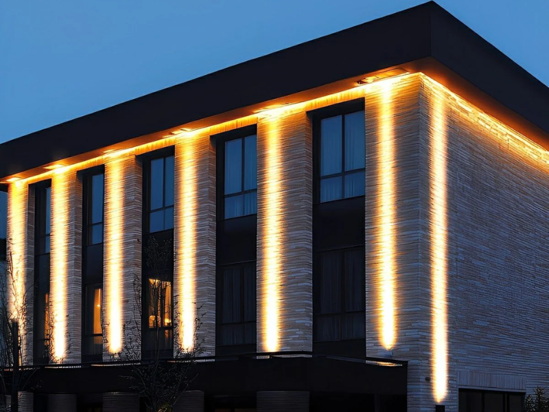 Đèn rọi tòa nhà chiếu xa