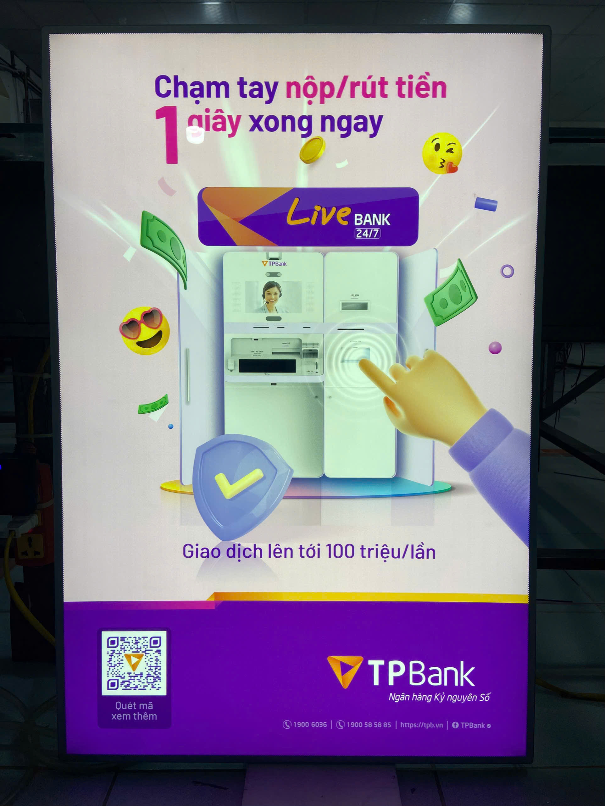 Biển quảng cáo hộp đèn siêu mỏng đút rút