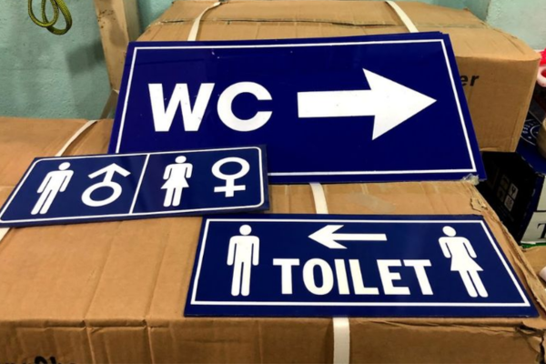 Biển toilet mica