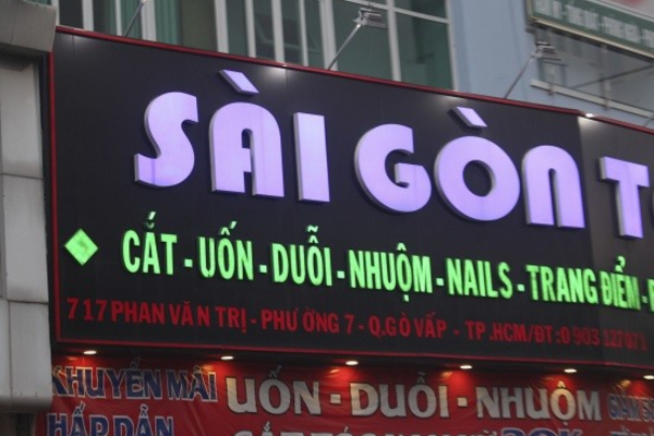 Bảng hiệu uốn tóc chữ nổi