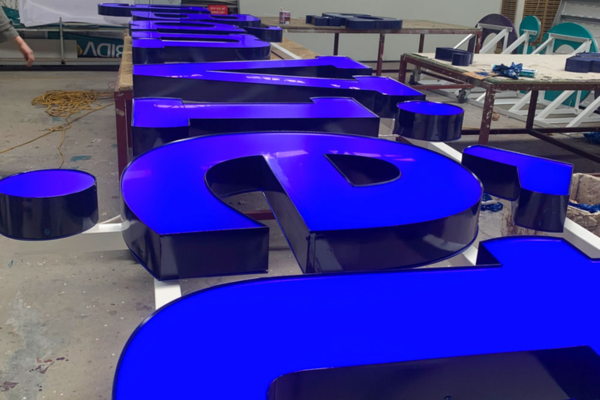 Cấu tạo mặt mica chiếu sáng thương hiệu nổi bật