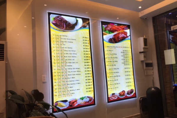 Hộp đèn có độ dày siêu mỏng giúp không gian trở nên sang trọng