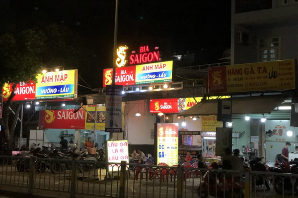 Những lưu ý khi thiết kế hộp đèn quán nhậu hút khách