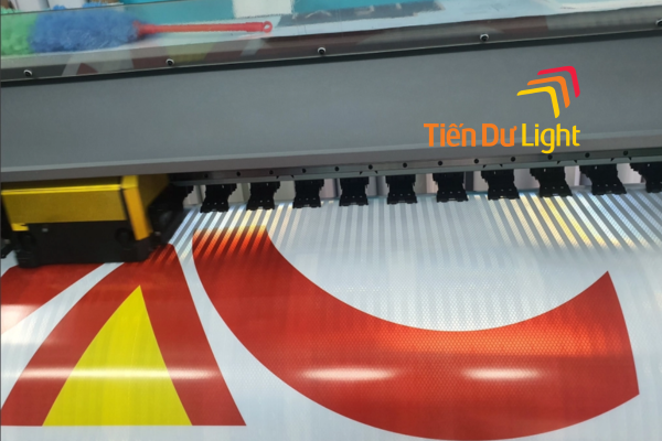 In decal bảng hiệu là gì?