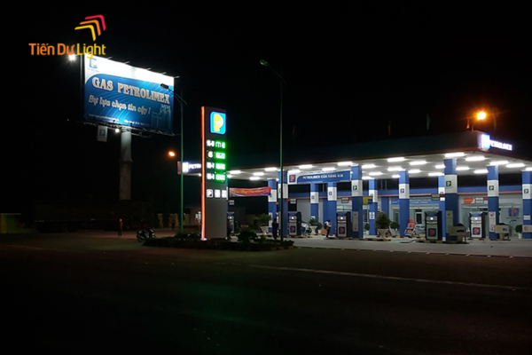 Hệ thống biển bảng cây xăng - Tiến Dư Light thực hiện