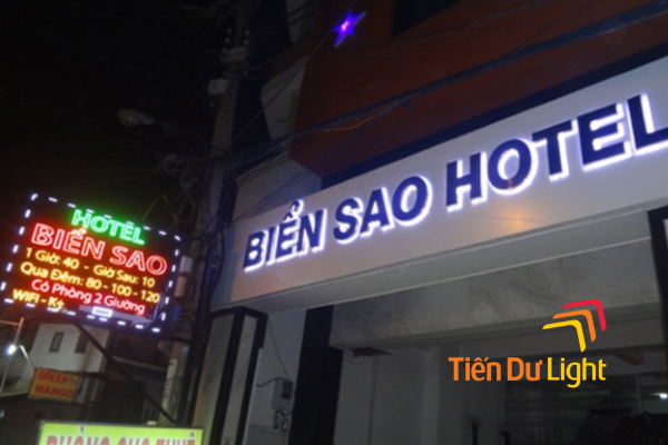 Kết hợp biển vẫy tăng  nhận diện