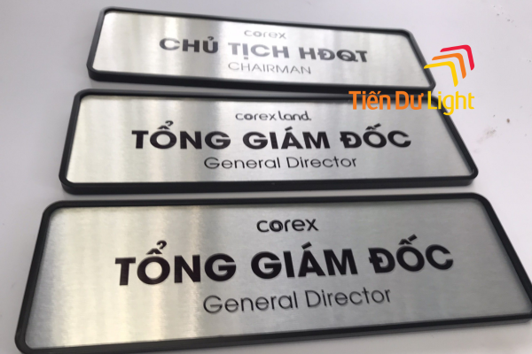 Biển phòng ban giúp xác định vị trí dễ dàng