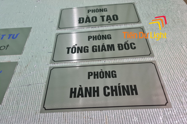 Tiến Dư chuyên thi công nhận diện hệ thống biển bảng