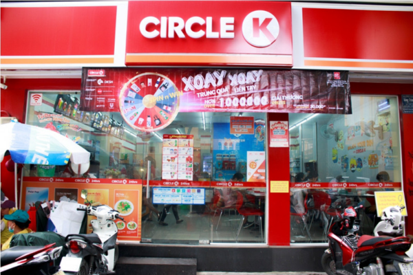 Ưu điểm của poster dán kính