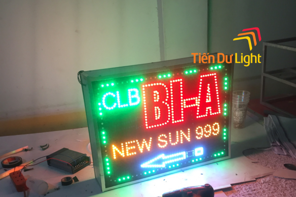 Biển vẫy bi a là gì? Bí quyết thiết kế biển bi a đẹp thu hút