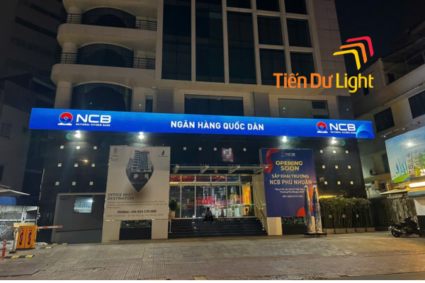 Hộp đèn ngoài trời ngân hàng
