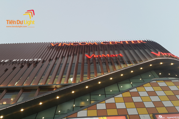 Hệ thống nhân diện Vincom - Tiến Dư thực hiện thi công