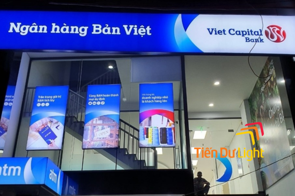 Làm biển quảng cáo bằng bạt: Giải pháp quảng cáo hiệu quả - tiết kiệm